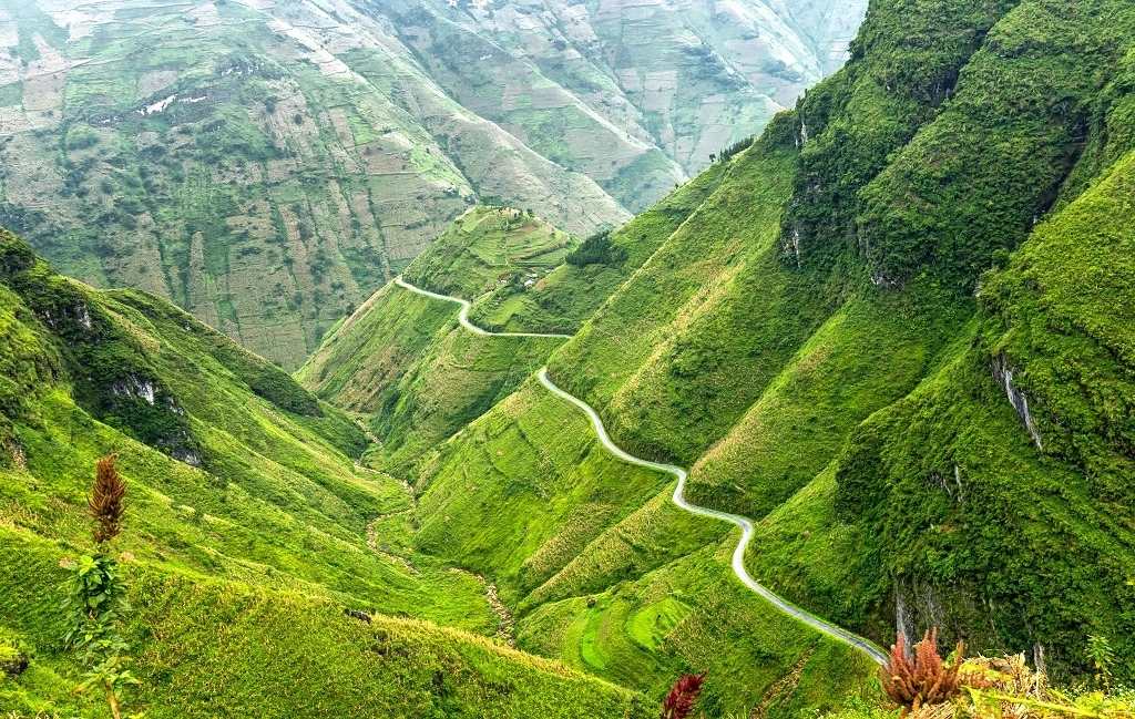 The awe-inspiring natural landscapes of Meo Vac Town